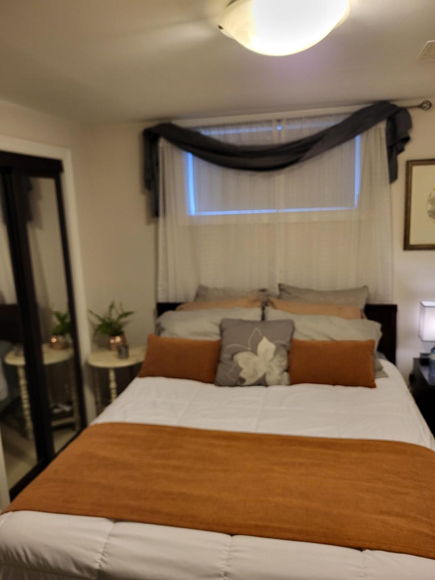 Cozy Suite With Hot Tub & Highspeed Internet Grimsby Dış mekan fotoğraf